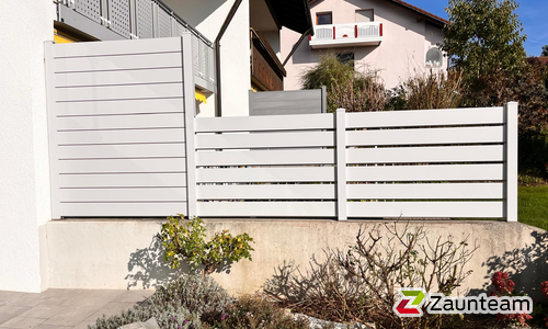 Alu Varioprofil Rhombus 160, Aluminiumpfosten vierkant 85 x 85 mm einbetoniert wurde in Kempten von Zaunteam Allgäu, Bad Hindelang - Unterjoch im Jahr 2025 erstellt.