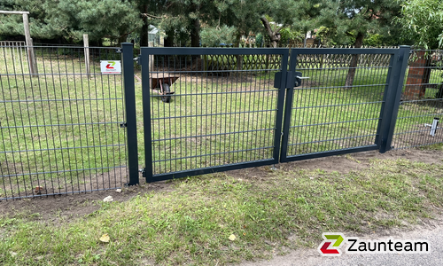 Doppelstabmattentor 2-flüglig wurde in Polzow von Zaunteam Pasewalk, Pasewalk im Jahr 2024 erstellt.