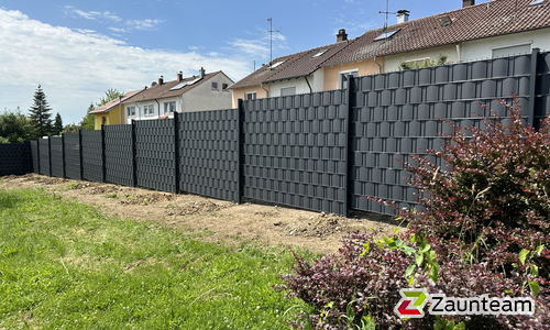 Flechtfix Vario Sichtschutz RAL Standardfarben wurde in Biberach von Zaunteam Oberschwaben, Obermarchtal im Jahr 2024 erstellt.