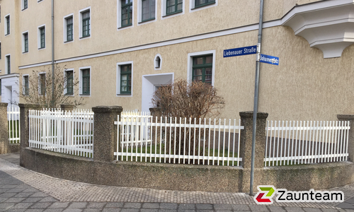 Palisaden Aluzaun aufgeschraubt wurde in Halle von Zaunteam Halle, Halle im Jahr 2018 erstellt.
