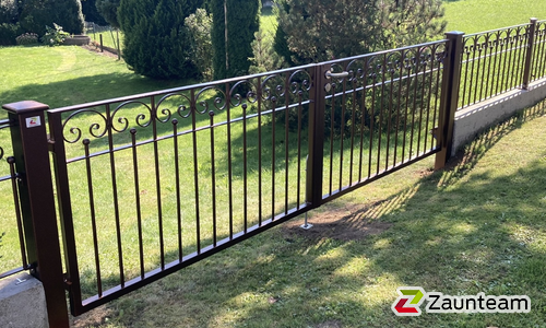 Klassikzauntor 2-flüglig wurde in Aichach von Zaunteam Schwaben-Nord, Todtenweis im Jahr 2024 erstellt.