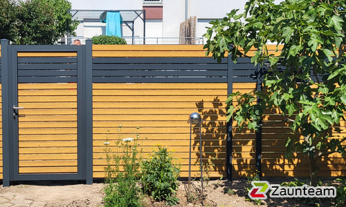 Alu Varioprofil Rhombus 80, Aluminiumpfosten vierkant 65 x 65 mm einbetoniert wurde in Stutensee von Zaunteam Schwetzingen-Bruchsal, Oberhausen  im Jahr 2025 erstellt.