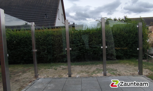 Glas Sichtschutz wurde in Potsdam von Zaunteam Fläming, Coswig im Jahr 2025 erstellt.