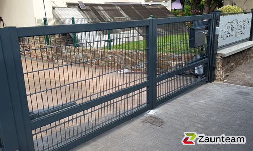 Aluminium Tor 2-flüglig wurde in Zerbst von Zaunteam Fläming, Coswig im Jahr 2025 erstellt.