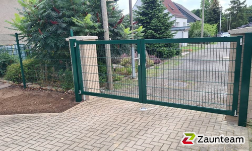 Doppelstabmattentor 2-flüglig wurde in Machern von Zaunteam Leipzig, Leipzig im Jahr 2023 erstellt.