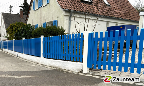 Staketen Aluzaun aufgeschraubt wurde in Neusäß von Zaunteam Schwaben-Nord, Todtenweis im Jahr 2024 erstellt.