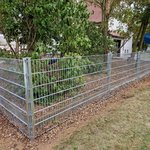 Doppelstabmatten schwer verzinkt mit Pfosten 40x60 verzinkt mit Abdeckleisten einbetoniert wurde in Darmstadt von Zaunteam Bergstraße-Ried, Lorsch im Jahr 2025 erstellt.