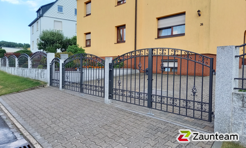 Klassikzauntor 2-flüglig wurde in Oelsa von Zaunteam Dresden-Süd, Dresden im Jahr 2025 erstellt.