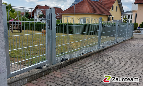 Deko-Doppelstabmattenzaun wurde in Obersontheim von Zaunteam Schwäbisch Hall, Schwäbisch Hall im Jahr 2025 erstellt.