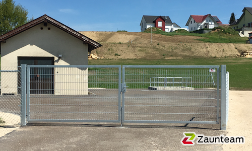 Doppelstabmattentor 2-flüglig wurde in Reutlingendorf von Zaunteam Oberschwaben, Obermarchtal im Jahr 2016 erstellt.