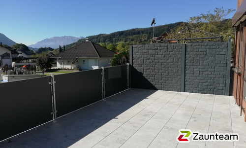 Sichtschutz Eigenbau / Sichtschutzzaun wurde in Satteins von Zaunteam Vorarlberg, Dornbirn im Jahr 2018 erstellt.