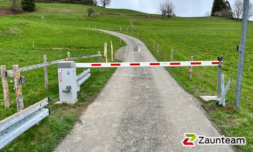 Schranke mit Antrieb wurde in Weitnau von Zaunteam Allgäu, Bad Hindelang - Unterjoch im Jahr 2024 erstellt.