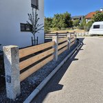 Bohlenzaun Lärche natur wurde in Gutau von Zaunteam Unteres-Mühlviertel, Bad Zell im Jahr 2026 erstellt.