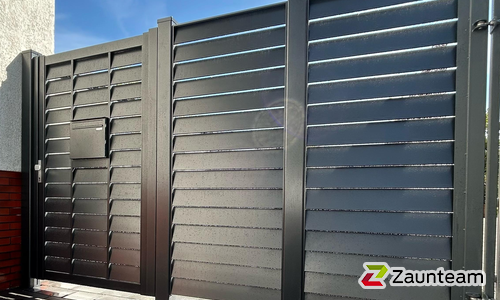 Aluminium Sichtschutztor 1-flüglig wurde in Essen von Zaunteam Essen, Essen im Jahr 2025 erstellt.