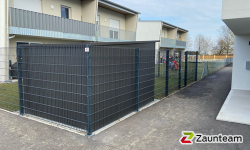 Doppelstabmatten schwer vorverzinkt und anthrazit beschichtet mit Pfosten 40x60 mit Abdeckleistenmit Fussplatte wurde in Mauer- Öhling  von Zaunteam Haunschmid, Ardagger im Jahr 2025 erstellt.