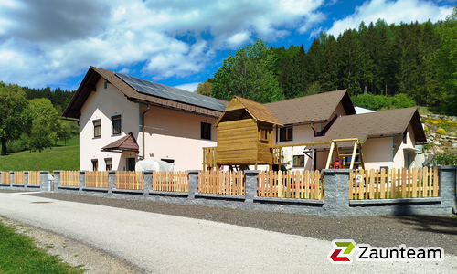 Staketenzaun, weitere Modelle wurde in Langenwang von Zaunteam Obersteiermark-Ost, Kapfenberg im Jahr 2025 erstellt.