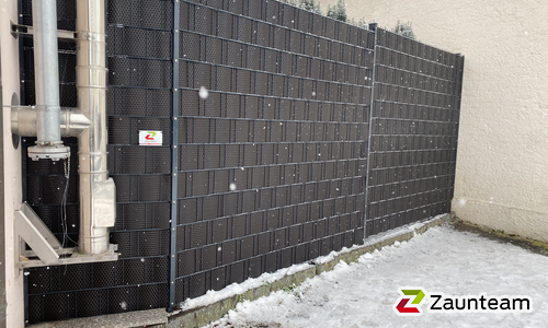 Flechtfix Vario Sichtschutz RAL Standardfarben wurde in Oberstadion von Zaunteam Oberschwaben, Obermarchtal im Jahr 2021 erstellt.