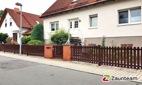 Classic Aluzaun RAL Standardfarbe / Aluminiumpfosten vierkant RAL Standardfarbe einbetoniert wurde in Leipzig von Zaunteam Halle, Halle im Jahr 2023 erstellt.