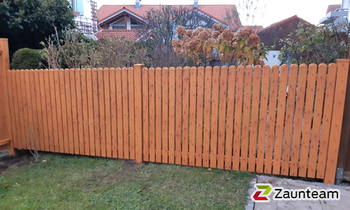 Classic Aluzaun RAL Standardfarbe / Aluminiumpfosten vierkant RAL Standardfarbe einbetoniert wurde in Blaichach von Zaunteam Allgäu, Bad Hindelang - Unterjoch im Jahr 2022 erstellt.