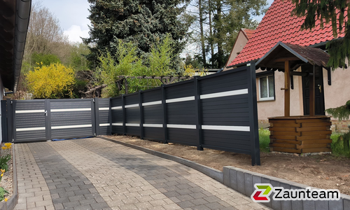 Aluminium Sichtschutz wurde in Lutherstadt Wittenberg von Zaunteam Fläming, Coswig im Jahr 2025 erstellt.