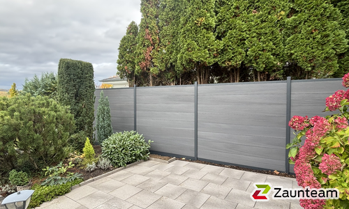 BPC Systemprofil einbetoniert wurde in Koblenz von Zaunteam Koblenz, Winningen im Jahr 2025 erstellt.