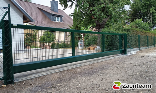 Schiebetor Aluminium wurde in Bitterfeld- Wolfen von Zaunteam Fläming, Coswig im Jahr 2025 erstellt.