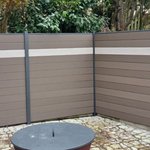 BPC Sichtschutz Nordheim Aluminiumpfosten 70 x 70 mm einbetoniert wurde in Möriken von Zaunteam Aargau, Egliswil im Jahr 2026 erstellt.