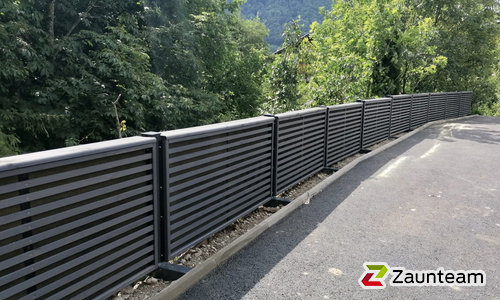 Schallschutzzaun Noistop Wood wurde in Hallwang von Zaunteam Chiemgau, Teisendorf  im Jahr 2020 erstellt.