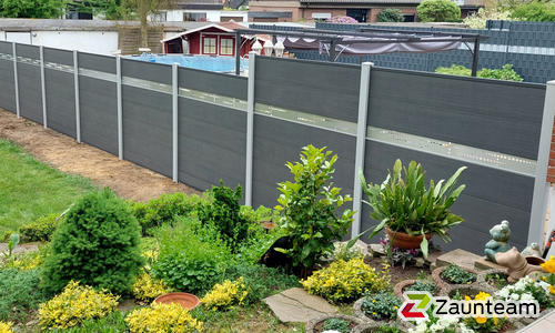 System WPC Sichtschutz, Platinum XL mit Alupfosten einbetoniert wurde in Wesel von Zaunteam Hohe Mark, Hamminkeln im Jahr 2024 erstellt.