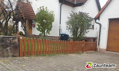 Classic Aluzaun RAL Standardfarbe / Aluminiumpfosten vierkant RAL Standardfarbe einbetoniert wurde in Bürgstadt von Zaunteam Westfranken, Eichenbühl im Jahr 2024 erstellt.