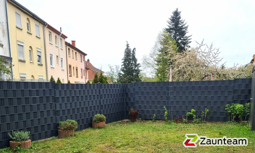 Flechtfix Vario Sichtschutz RAL Standardfarben wurde in Brücken von Zaunteam Saar-Pfalz, Bruchmühlbach-Miesau im Jahr 2026 erstellt.