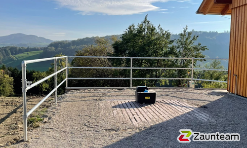Rohrzaun verzinkt einbetoniert wurde in Maria Anzbach von Zaunteam Wienerwald, Unter-Oberndorf im Jahr 2026 erstellt.