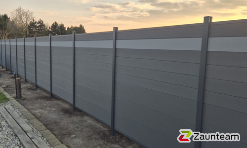 System WPC Sichtschutz, Classic mit Alupfosten einbetoniert wurde in Muldestausee von Zaunteam Fläming, Coswig im Jahr 2026 erstellt.