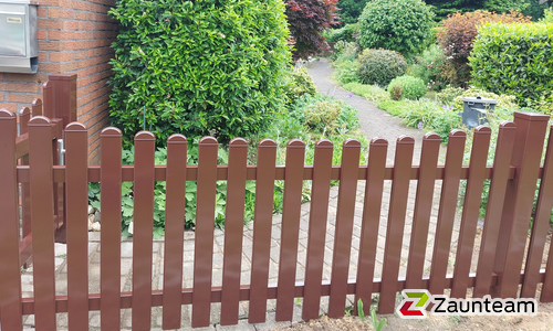 Classic Aluzaun RAL Standardfarbe / Aluminiumpfosten vierkant RAL Standardfarbe einbetoniert wurde in Hünxe von Zaunteam Hohe Mark, Hamminkeln im Jahr 2024 erstellt.