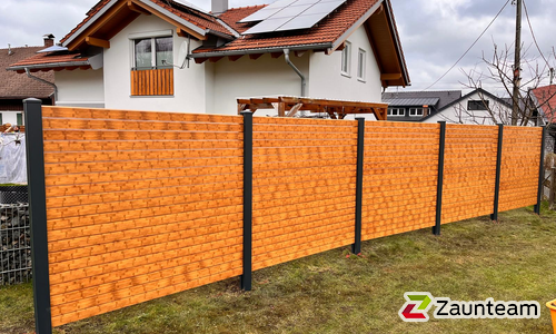 Alu Varioprofil Rhombus 80, Aluminiumpfosten vierkant 85 x 85 mm einbetoniert wurde in Oy-Mittelberg von Zaunteam Allgäu, Bad Hindelang - Unterjoch im Jahr 2025 erstellt.