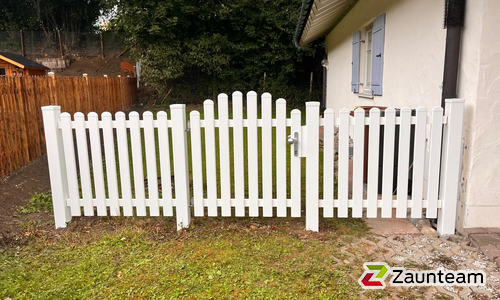 Classic Aluzaun RAL Standardfarbe / Aluminiumpfosten vierkant RAL Standardfarbe einbetoniert, Zaunteam Allgäu, Bad Hindelang - Unterjoch, 87534 Oberstaufen Classic Aluzaun RAL Standardfarbe / Aluminiumpfosten vierkant RAL Standardfarbe einbetoniert wurde in Oberstaufen von Zaunteam Allgäu, Bad Hindelang - Unterjoch im Jahr 2024 erstellt.