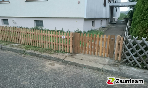 Palisadenzauntor 1-flüglig wurde in Kempten von Zaunteam Allgäu, Bad Hindelang - Unterjoch im Jahr 2016 erstellt.