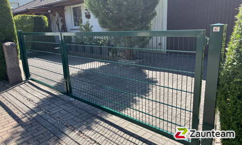Doppelstabmattentor 2-flüglig wurde in Schwedt von Zaunteam Bernau, Bernau im Jahr 2026 erstellt.