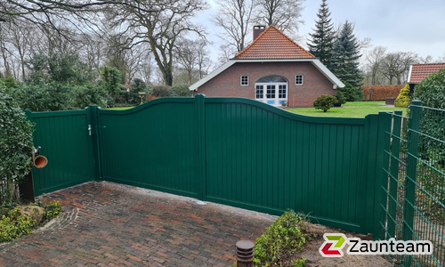 Aluminium Sichtschutztor 2-flüglig wurde in Zetel von Zaunteam Friesische-Wehde, Zetel im Jahr 2022 erstellt.