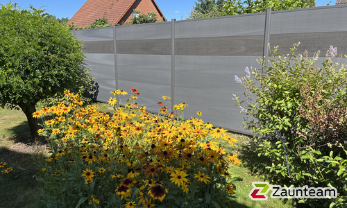 System WPC Sichtschutz, Platinum XL mit Alupfosten einbetoniert wurde in Torgelow von Zaunteam Pasewalk, Pasewalk im Jahr 2025 erstellt.