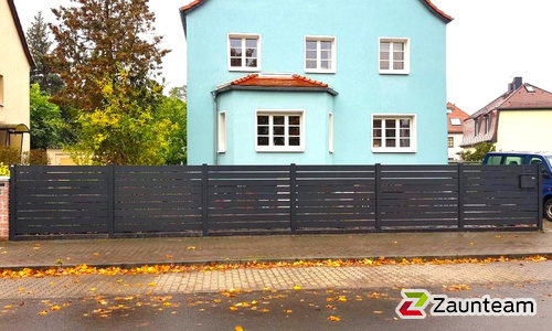 Modern Aluzaun einbetoniert wurde in Leipzig von Zaunteam Leipzig, Leipzig im Jahr 2023 erstellt.