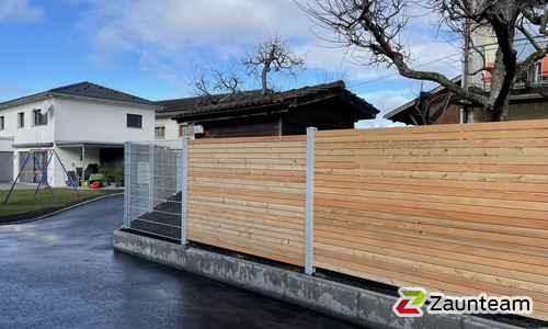 Holz Sichtschutz Rhombus wurde in Röthis von Zaunteam Vorarlberg, Dornbirn im Jahr 2022 erstellt.