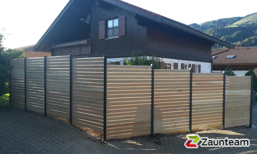 Holz Sichtschutz wurde in Oberstaufen von Zaunteam Allgäu, Bad Hindelang - Unterjoch im Jahr 2019 erstellt.