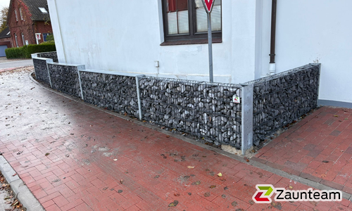 Gabionen mit vierkant Stahlpfosten wurde in Marienhafe von Zaunteam Ostfriesland, Südbrookmerland im Jahr 2025 erstellt.