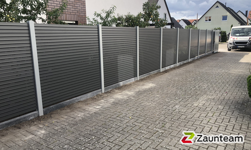System Alu Sichtschutz, Rhombus mit Alupfosten einbetoniert wurde in Schwedt von Zaunteam Pasewalk, Pasewalk im Jahr 2025 erstellt.