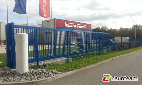 Schiebetor Aluminium wurde in Illingen von Zaunteam Neckar-Enz, Sachsenheim im Jahr 2013 erstellt.