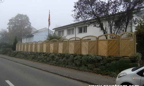Holz Sichtschutz wurde in Rickenbach von Zaunteam Neftenbach, Neftenbach im Jahr 2008 erstellt.