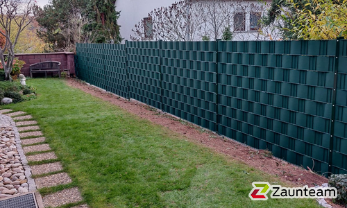 Flechtfix Vario Sichtschutz RAL Standardfarben wurde in Pforzheim von Zaunteam Pforzheim, Neuhausen im Jahr 2026 erstellt.