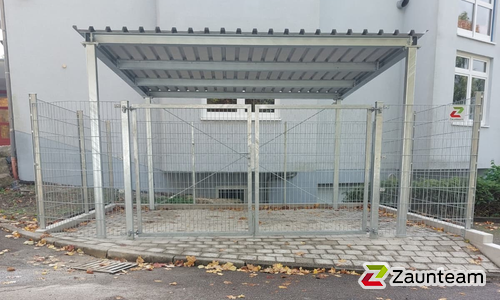 Doppelstabmatten leicht verzinkt mit Pfosten 40x60 verzinkt mit Abdeckleisten mit Fussplatte wurde in Michelbach an der Bilz von Zaunteam Schwäbisch Hall, Schwäbisch Hall im Jahr 2025 erstellt.