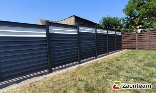 Aluminium Sichtschutz wurde in Coswig (Anhalt) von Zaunteam Fläming, Coswig im Jahr 2025 erstellt.